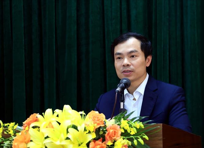 PSG.TS Nguyễn Mạnh Hùng, Phó Giám đốc Học viện Chính trị Quốc gia Hồ Chí Minh, Phó Chủ tịch Hội đồng Lý luận Trung ương phát biểu. Ảnh: Tuấn Anh - TTXVN