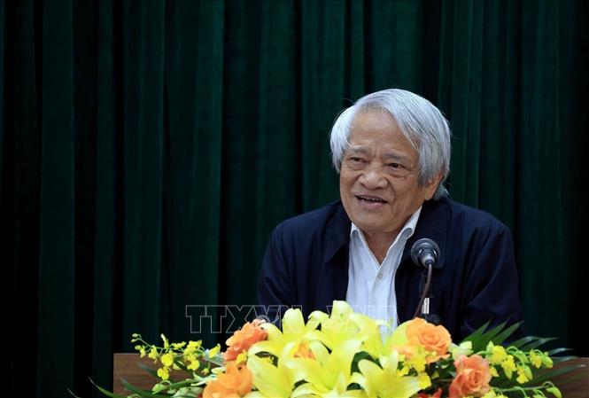 PGS.TS Bùi Đình Phong, Giảng viên cao cấp Học viện Chính trị quốc gia Hồ Chí Minh phát biểu. Ảnh: Tuấn Anh - TTXVN