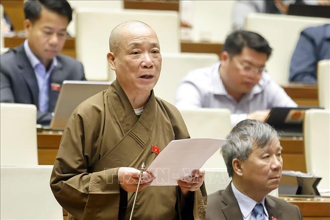 Hòa thượng Thích Bảo Nghiêm, đại biểu Quốc hội TP Hà Nội phát biểu. Ảnh: Doãn Tấn - TTXVN