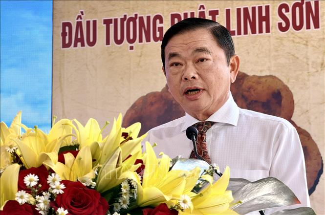 Ông Nguyễn Văn Nhiên, Giám đốc Ban Quản lý Di tích Văn hóa Óc Eo, phát biểu tại buổi lễ. Ảnh: Thanh Sang - TTXVN