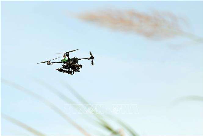 Tình huống diễn tập máy bay không người lái (UAV). Ảnh: Duy Khương - TTXVN