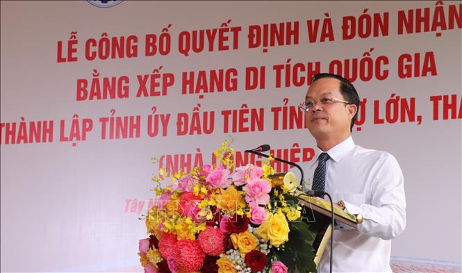 Ông Lê Thành Út, Bí thư Đảng ủy xã Mỹ Yên, tỉnh Tây Ninh phát biểu tại buổi lễ. Ảnh: Thanh Bình -TTXVN