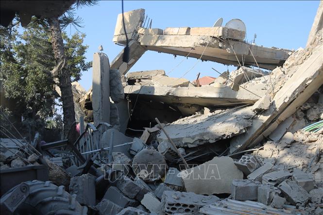 Ngày 27/11/2025, Lực lượng Phòng vệ Israel (IDF) xác nhận đã tiến hành đợt không kích mới nhằm vào các mục tiêu của lực lượng Hezbollah tại nhiều khu vực ở miền Nam Liban, đồng thời cho biết các cuộc tấn công đã đánh trúng các bãi phóng rocket, kho vũ khí và các tiền đồn quân sự của nhóm vũ trang này. Ảnh: THX/TTXVN