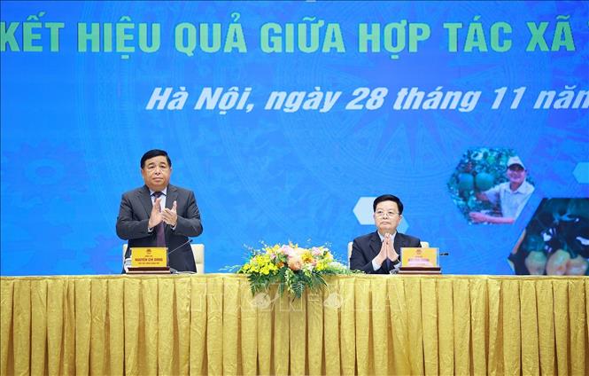 Phó Thủ tướng Nguyễn Chí Dũng và Phó Thủ tướng Mai Văn chủ trì Diễn đàn kinh tế hợp tác, hợp tác xã năm 2025. Ảnh: Dương Giang-TTXVN
