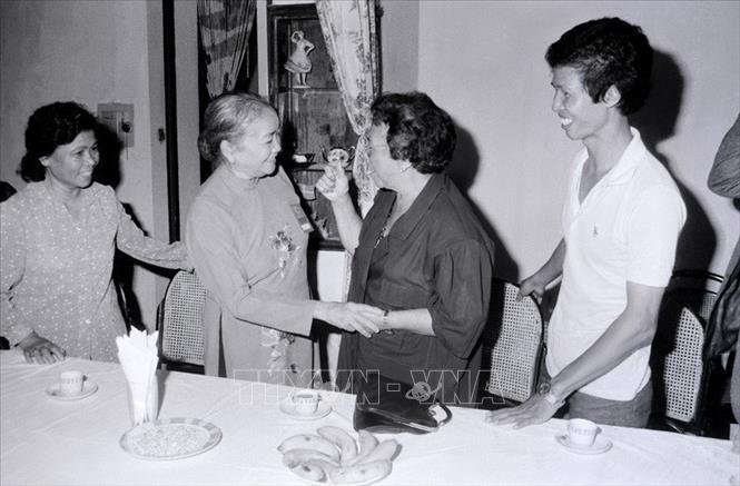 Nữ đồng chí Melba Hernandez Rodriguez del Rey, Ủy viên TƯ Đảng Cộng sản Cuba, Anh hùng Moncada, Giám đốc Trung tâm nghiên cứu Châu Á và Châu Đại Dương thăm Trung ương Hội Liên hiệp phụ nữ Việt Nam (Hà Nội, 17/10/1988). Ảnh: Xuân Tuân - TTXVN
