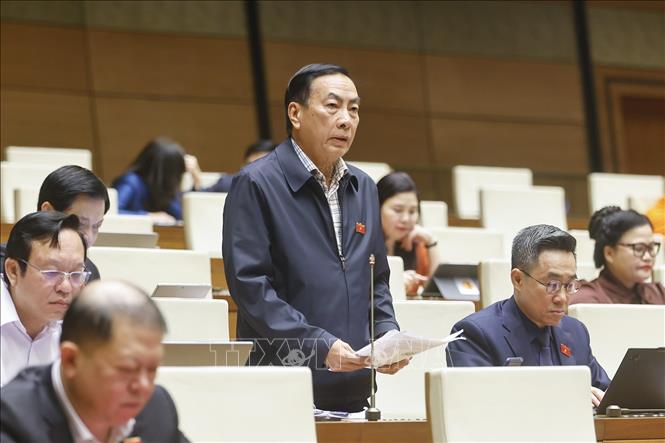 Đại biểu Quốc hội tỉnh Đồng Tháp Phạm Văn Hòa phát biểu. Ảnh: Doãn Tấn - TTXVN