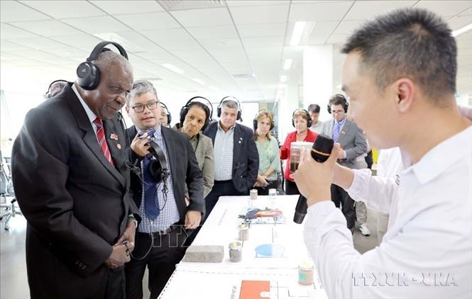 Chủ tịch Quốc hội Cuba Esteban Lazo Hernandez và đoàn công tác thăm Nhà máy Nestlé Bông Sen (Khu công nghiệp Thăng Long II, tỉnh Hưng Yên), chiều 04/10/2025 Ảnh: Thế Duyệt - TTXVN