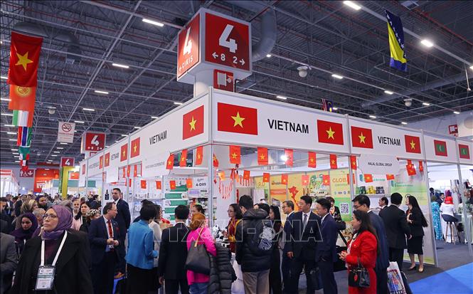 Gian hàng hợp tác xã, doanh nhiệp Việt Nam tại tại triển lãm Halal Expo 2025. Ảnh: Văn Điệp - TTXVN 
