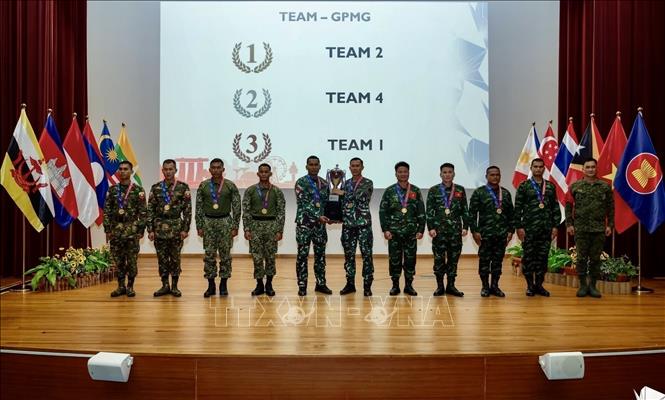 Vietnamese shooters win a meda for team at AARM-33. VNA/Photo by courtesy