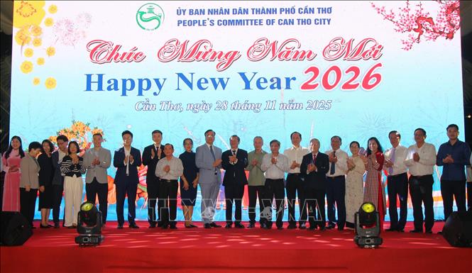 Các đại biểu chụp ảnh lưu niệm. Ảnh: Nguyễn Hằng - TTXVN