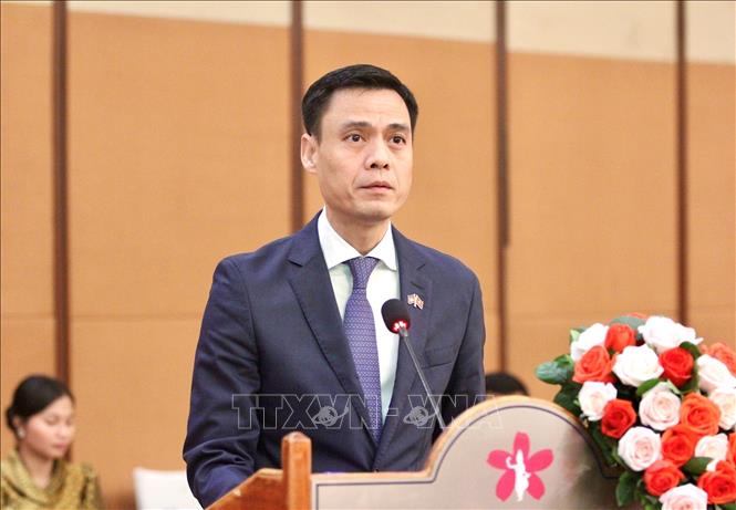 Thứ trưởng Bộ Ngoại giao Đặng Hoàng Giang, Trưởng nhóm Quan chức cấp cao (SOM) Việt Nam đọc dự thảo Thông cáo báo chí của Hội nghị. Ảnh: Quang Anh – PV TTXVN tại Campuchia.