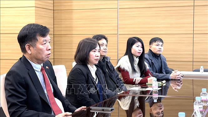 Vietnamese Ambassador to the RoK Vu Ho meets with the delegation. VNA Photo