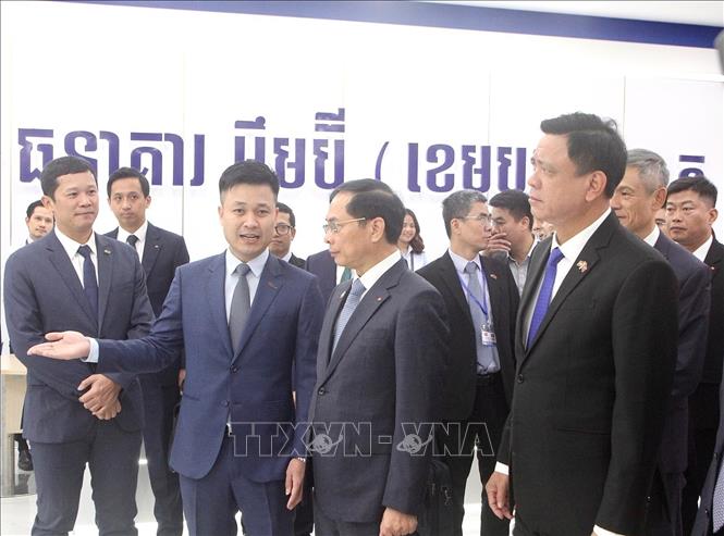Deputy Prime Minister Bui Thanh Son visits MB Cambodia. VNA Photo