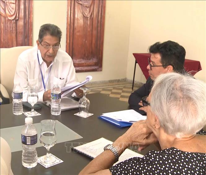 Ông Fredesmán Turró González phát biểu tại một hội thảo về quan hệ Cuba-Việt Nam. Ảnh: Việt Hùng-p/v TTXVN tại Cuba 