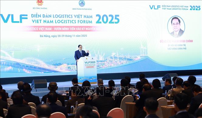 Thủ tướng Phạm Minh Chính phát biểu tại Diễn đàn Logistics Việt Nam năm 2025. Ảnh: Dương Giang-TTXVN

