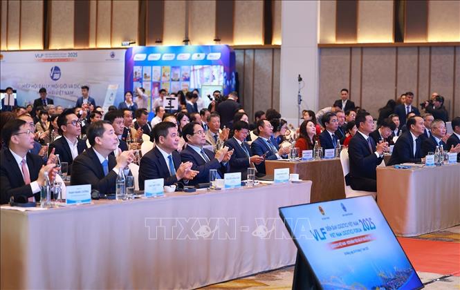 PM Pham Minh Chinh attends the forum. VNA Photo: Dương Giang