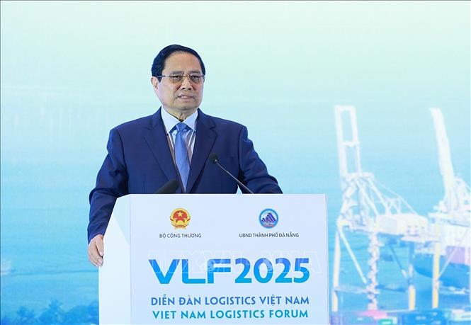 PM Pham Minh Chinh speaks at the forum. VNA Photo: Dương Giang