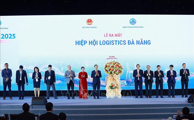 Lễ ra mắt các Hiệp hội Logistics Việt Nam. Ảnh: Dương Giang-TTXVN 