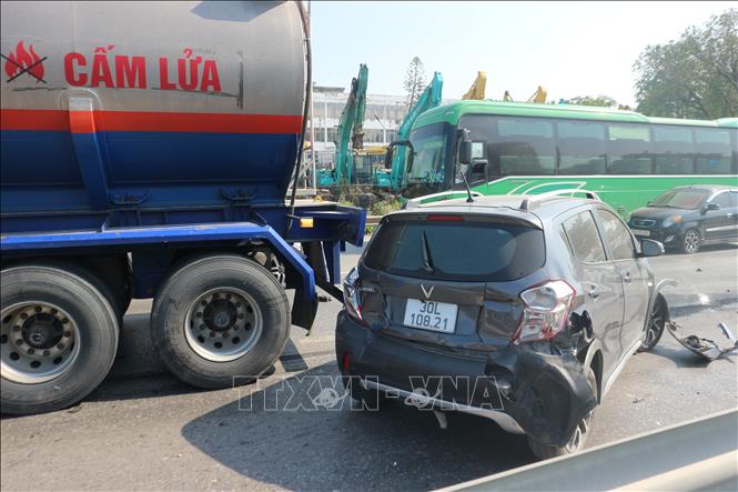 Hiện trường vụ TNGT. Ảnh Mạnh Khánh-TTXVN                               