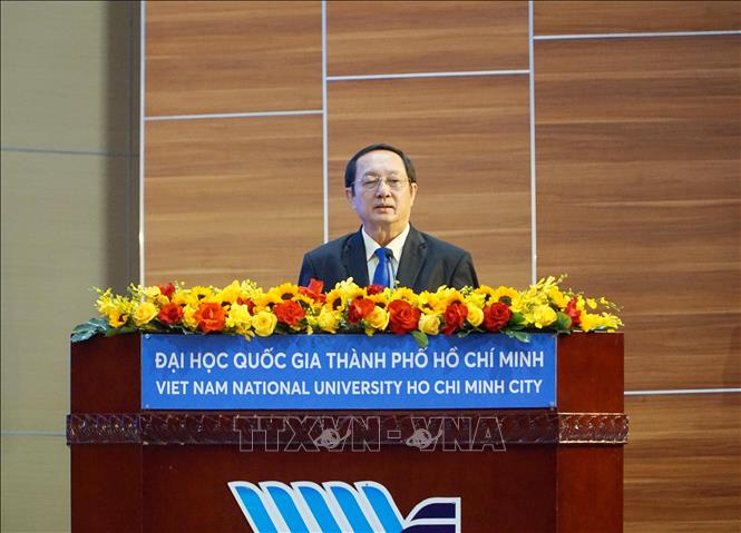 Phó Trưởng Ban Tuyên giáo và Dân vận Trung ương Huỳnh Thành Đạt phát biểu tại hội thảo. Ảnh: Thu Hoài - TTXVN 