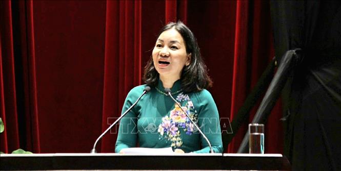 Đồng chí Trương Thị Bích Hạnh, Phó Chủ tịch Thường trực Ủy ban Mặt trận Tổ quốc Việt Nam Thành phố Hồ Chí Minh báo cáo tại đại hội. Ảnh: Huyền Trang - TTXVN
