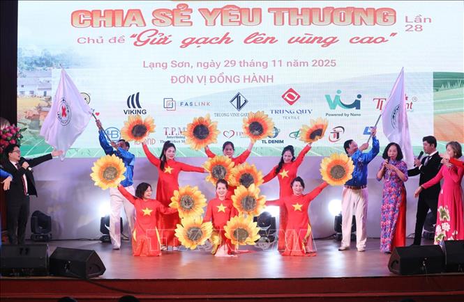 Các tiết mục ca nhạc đặc sắc trong Chương trình “Chia sẻ yêu thương” chủ đề 