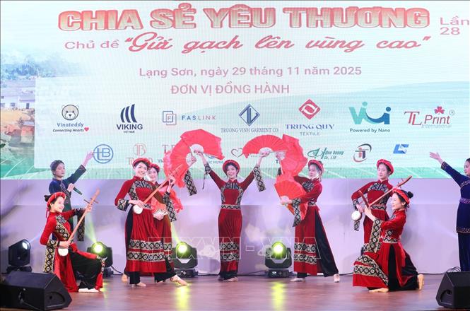 Các tiết mục ca nhạc đặc sắc trong Chương trình “Chia sẻ yêu thương” chủ đề 