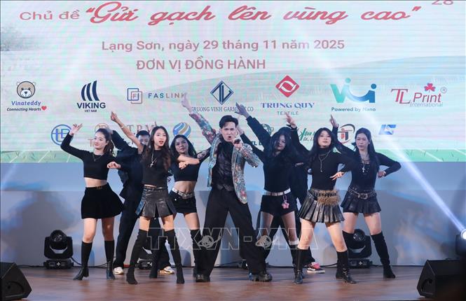 Các tiết mục ca nhạc đặc sắc trong Chương trình “Chia sẻ yêu thương” chủ đề 