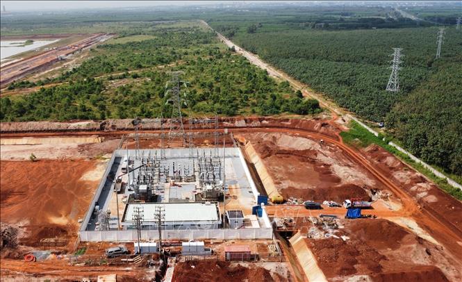 Trạm biến áp 110kV sân bay Long Thành được xây dựng trong phạm vi sân bay. Ảnh: Công Phong - TTXVN