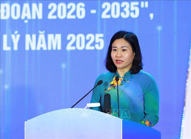 Chủ tịch Hội Liên hiệp Phụ nữ Việt Nam Nguyễn Thị Tuyến phát biểu khai mạc hội nghị. Ảnh: Dương Giang-TTXVN 