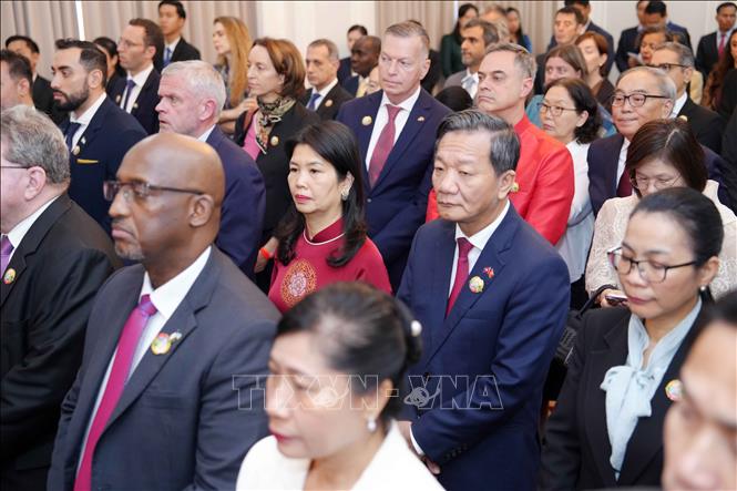 Các đại biểu tham dự sự kiện. Ảnh: Đỗ Bá Thành - PV TTXVN tại Lào 