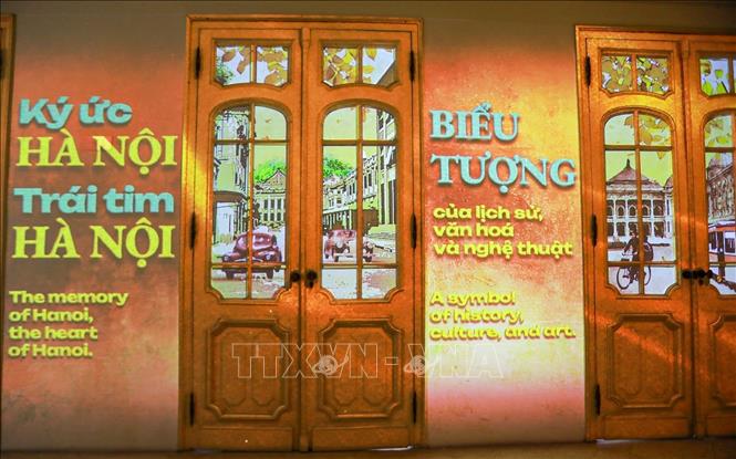 Triển lãm “115 năm Nhà hát kể chuyện - Di sản cất lời bằng ánh sáng và công nghệ” sử dụng công nghệ tiên tiến như 3D mapping và thực tế tăng cường (AR) để biến toàn bộ không gian nhà hát thành một 