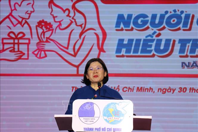 Bà Văn Thị Bạch Tuyết, Phó Bí thư Thành ủy Thành phố Hồ Chí Minh phát biểu tại lễ tuyên dương. Ảnh: Thanh Vũ-TTXVN