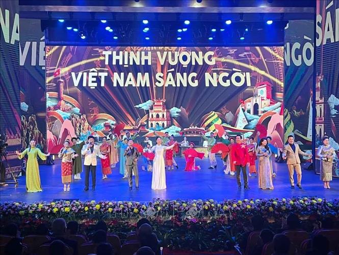 Chương trình Văn nghệ Hữu nghị Lào – Việt Nam tại thủ đô Viêng Chăn. Ảnh: Đỗ Bá Thành - PV TTXVN tại Lào