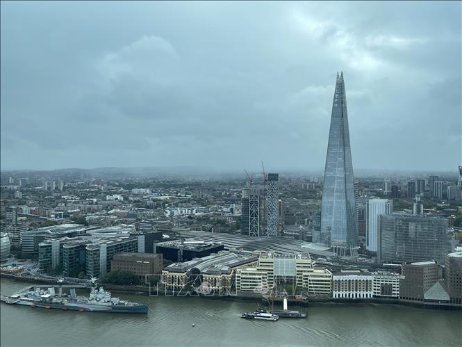 The Shard, tòa nhà cao nhất Tây Âu, nhìn từ Sky Garden. Ảnh: Minh Hợp-Pv TTXVN tại Anh