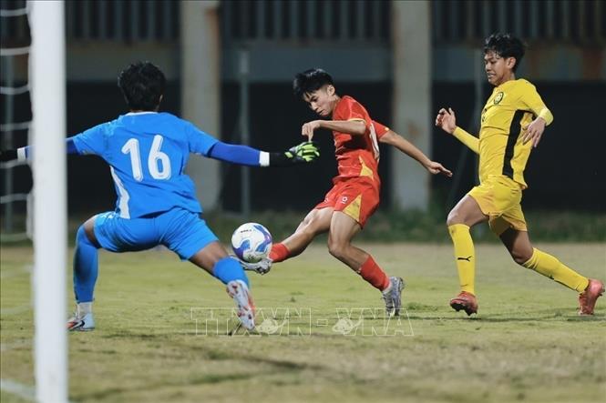 Sy Bach (No. 20, Vietnam) finishes from close range. Photo: Minh Quyet – VNA