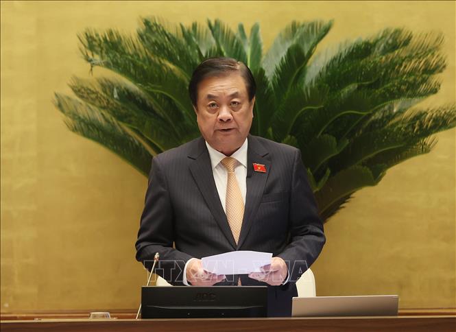 Phó Chủ tịch Quốc hội Lê Minh Hoan điều hành phiên họp. Ảnh: An Đăng - TTXVN