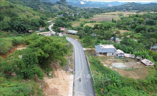 Đoạn qua xã Minh Lương, huyện Văn Bàn (Lào Cai cũ) đã hoàn thành và đưa vào sử dụng. Ảnh: Quốc Khánh - TTXVN