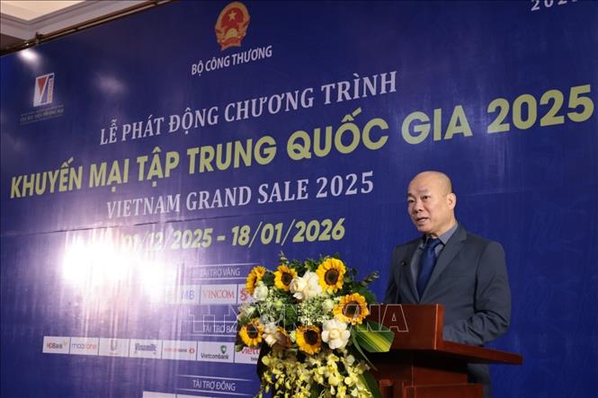 Cục trưởng Cục xúc tiến Thương mại Vũ Bá Phú phát biểu. Ảnh: Trần Việt - TTXVN 