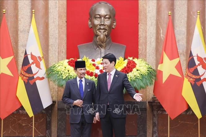 Chủ tịch nước Lương Cường mời Quốc vương Brunei Darussalam Haji Hassanal Bolkiah dự hội đàm. Ảnh: Lâm Khánh – TTXVN