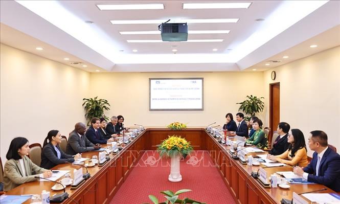 Tổng giám đốc TTXVN Vũ Việt Trang với Chủ tịch Hãng thông tấn Prensa Latina (Cuba) Jorge Leganõa Alonso. Ảnh: Minh Đức – TTXVN