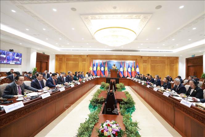 Tổng Bí thư Tô Lâm hội kiến Chủ tịch Quốc hội Lào Saysomphone Phomvihane. Ảnh: Thống Nhất - TTXVN