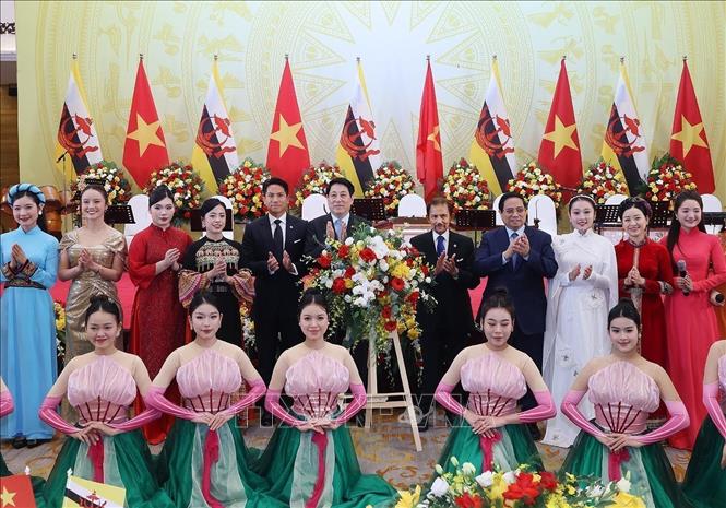 State President Luong Cuong on December 1 hosts a state banquet in honour of Sultan Haji Hassanal Bolkiah. VNA Photo: Lâm Khánh