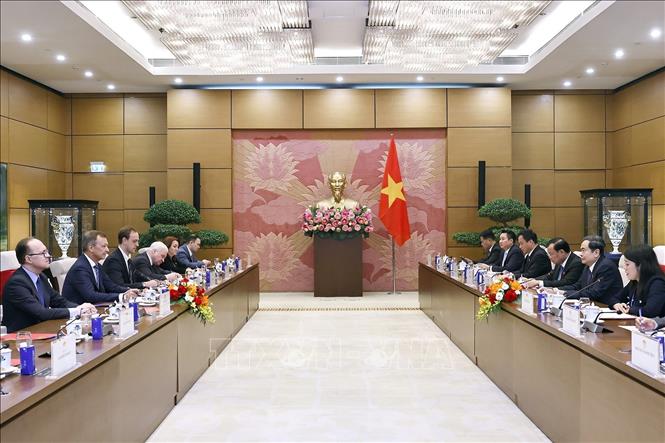  Chủ tịch Quốc hội Trần Thanh Mẫn tiếp ông Andrey Vladimirovich Yatskin, Phó Chủ tịch Thứ nhất Hội đồng Liên bang Quốc hội Liên bang Nga. Ảnh: Doãn Tấn - TTXVN