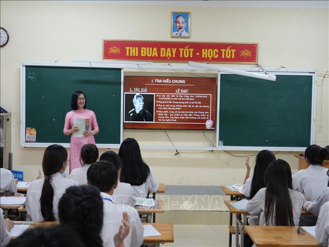 Nhiều trường học trên địa bàn Nghệ An đã cơ cấu lại các môn tự chọn để học sinh có nhiều cơ hội việc làm sau khi ra trường. Ảnh: Bích Huệ - TTXVN