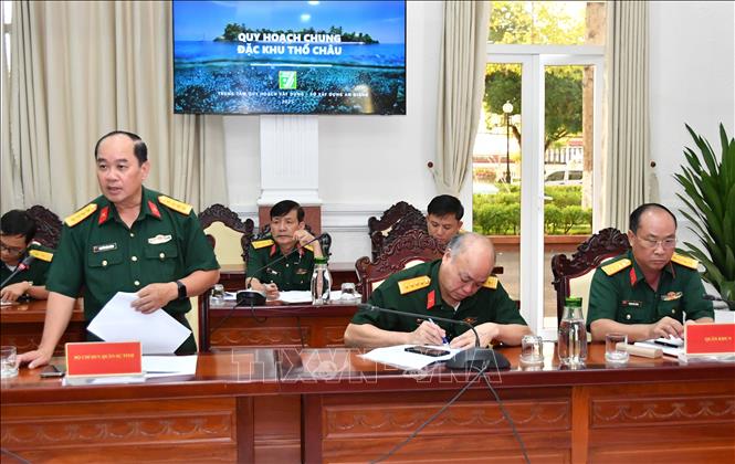 Đại tá Nguyễn Văn Ngành, Chỉ huy trưởng Bộ CHQS tỉnh An Giang, phát biểu. Ảnh: Văn Sĩ - TTXVN