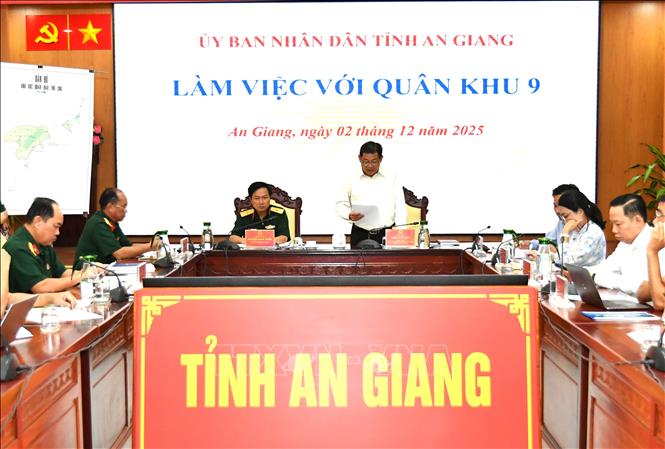 Phó Chủ tịch UBND tỉnh An Giang Ngô Công Thức phát biểu. Ảnh: Văn Sĩ - TTXVN