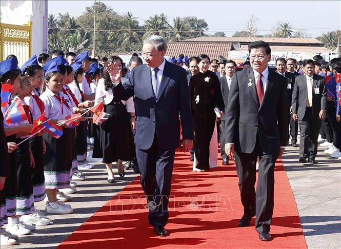 Tổng Bí thư Tô Lâm cùng Tổng Bí thư, Chủ tịch nước Lào Thongloun Sisoulith dự khánh thành Công viên Hữu nghị Lào - Việt Nam. Ảnh: Thống Nhất - TTXVN