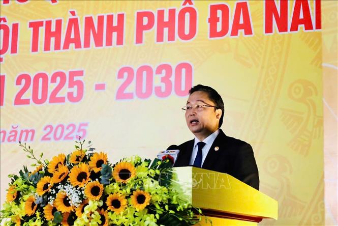 Chủ tịch Ủy ban MTTQ Việt Nam thành phố Đà Nẵng Lê Trí Thanh phát biểu tại Đại hội. Ảnh: Khoa Chương - TTXVN