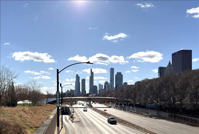 Cầu đi bộ BP nối liền Công viên Maggie Daley và Công viên Thiên niên kỷ ở thành phố Chicago. Ảnh: Ngọc Quang-PV TTXVN tại Mỹ